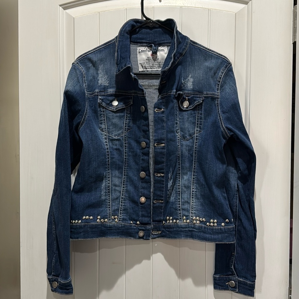 Comfort denim distressed denim Jacket